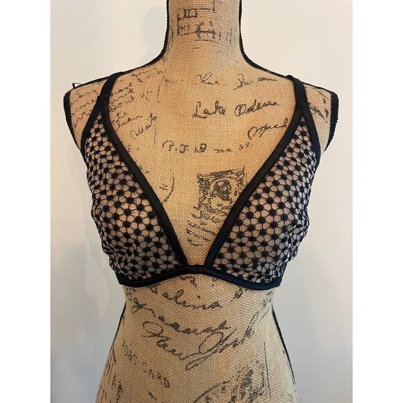 Victoria’s Secret Black See Through Bralette Size 34DDD - Picture 1 of 4